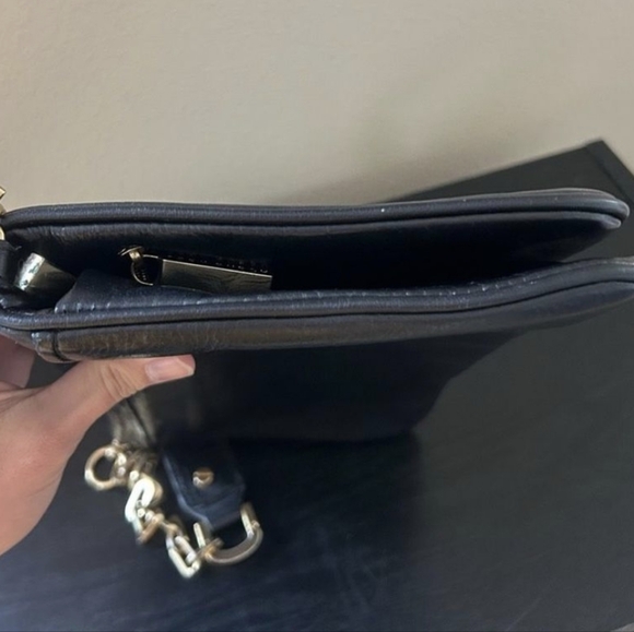 💯Authentic Tory Burch Reva Gold Logo Black Leather Clutch/Shoulder Bag - Picture 3 of 5